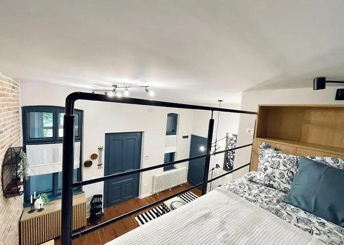 Cosy & Central Apartment